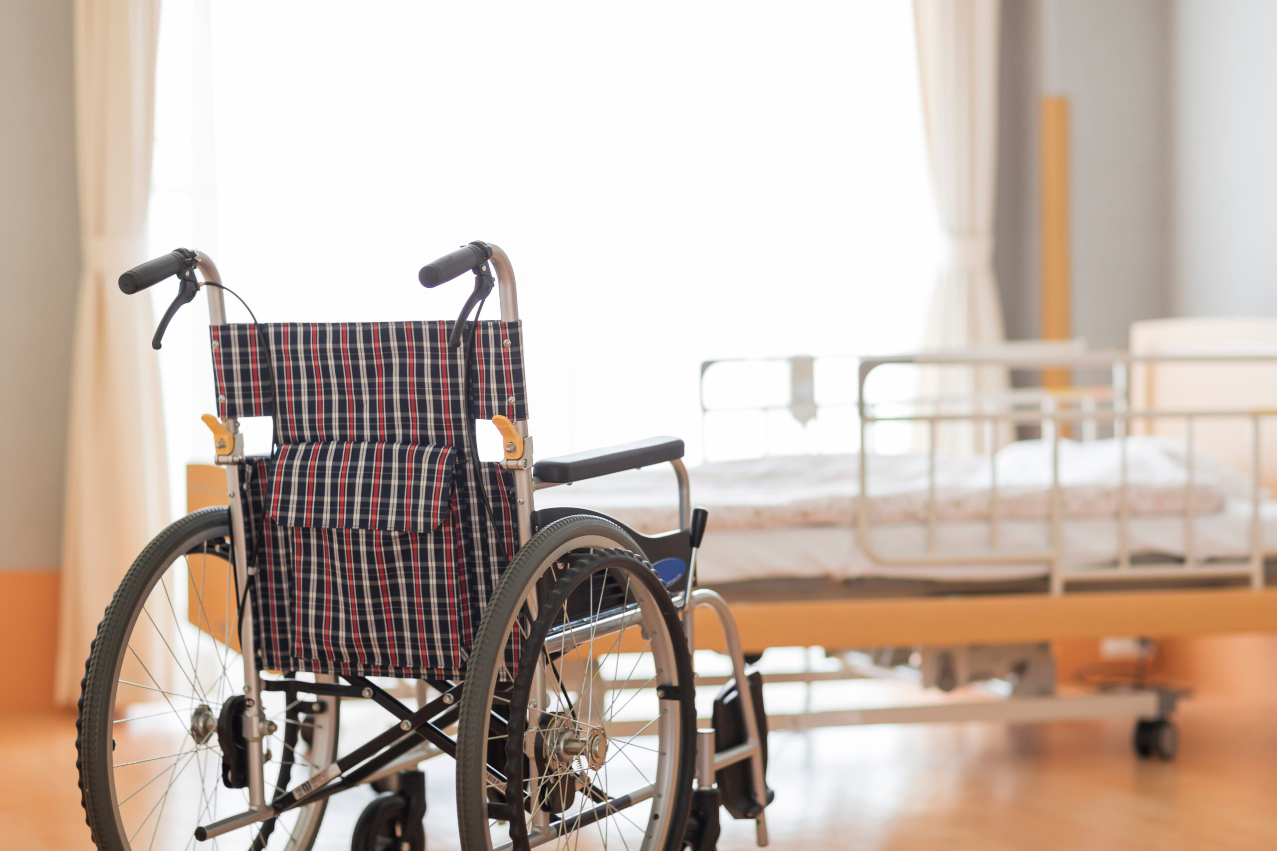 Tres formas de proteger a sus seres queridos de los malos tratos en las residencias de ancianos de California